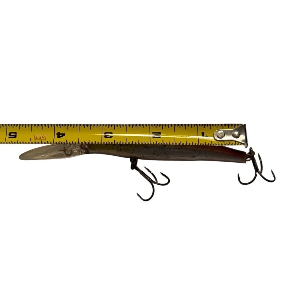 Deep Diving Minnow Fishing Lure Iridescent Gold Red Silver 4 Inch Hard Bait